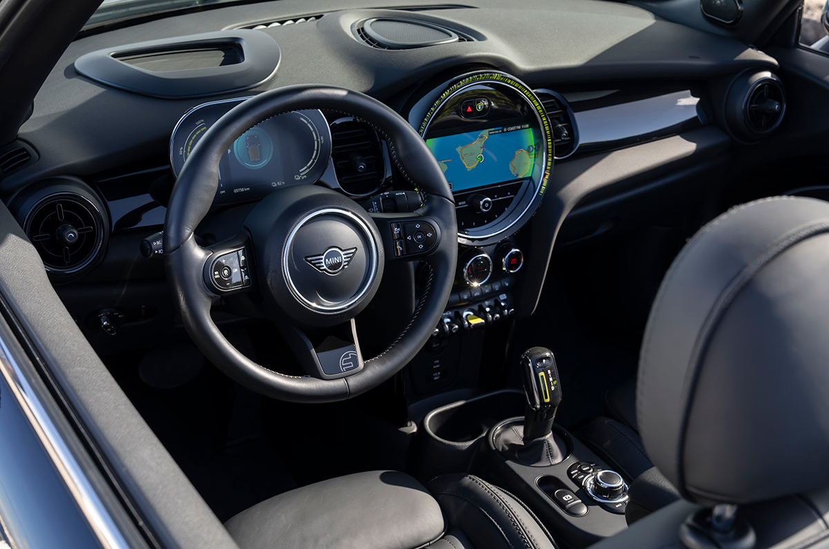 Mini Cooper SE 3-door electric convertible interior