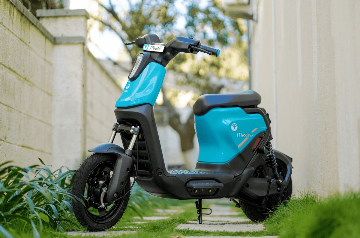 Bajaj-made Yulu Miracle GR, DeX GR e-bikes launched in India.
