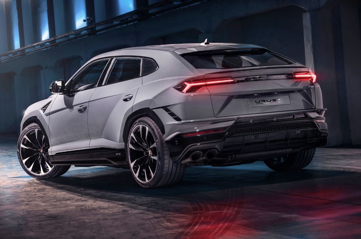 Lamborghini Urus S rear