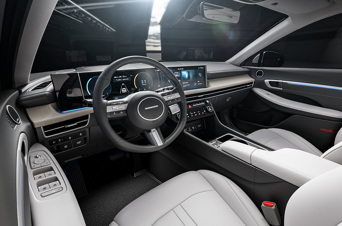 Hyundai Sonata facelift interior