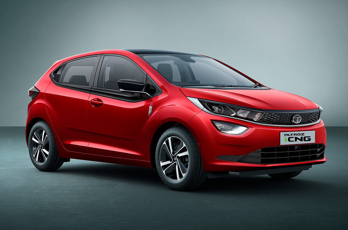 Tata Altroz CNG front quarter