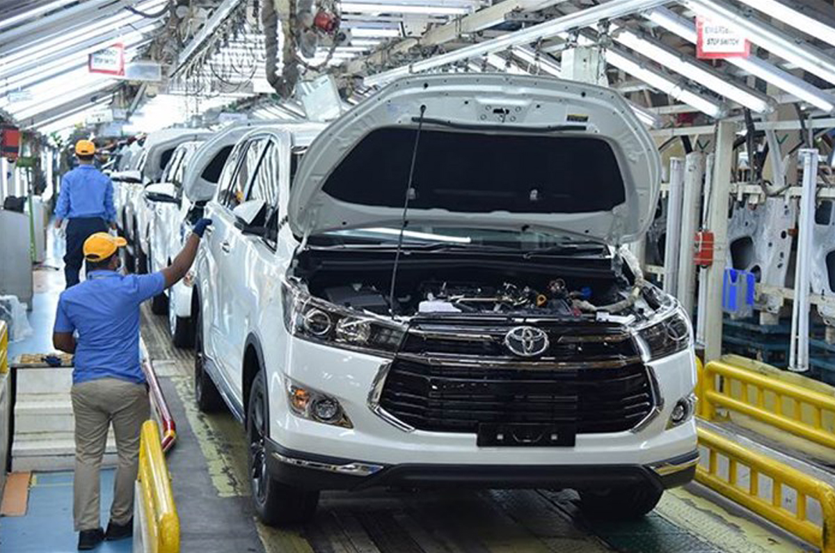 Toyota Innova Crysta production 