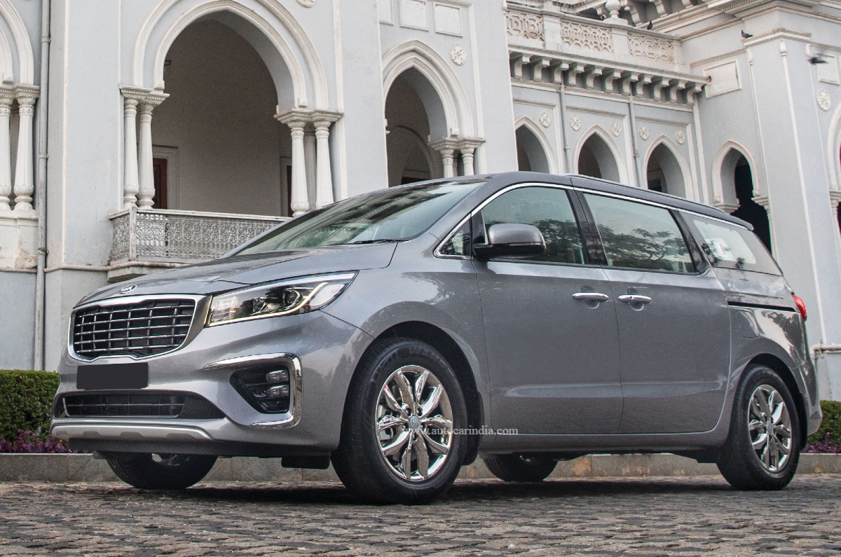 Kia Carnival front