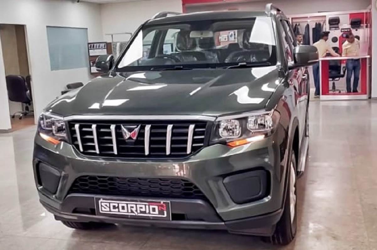 Mahindra SUVs waiting period 