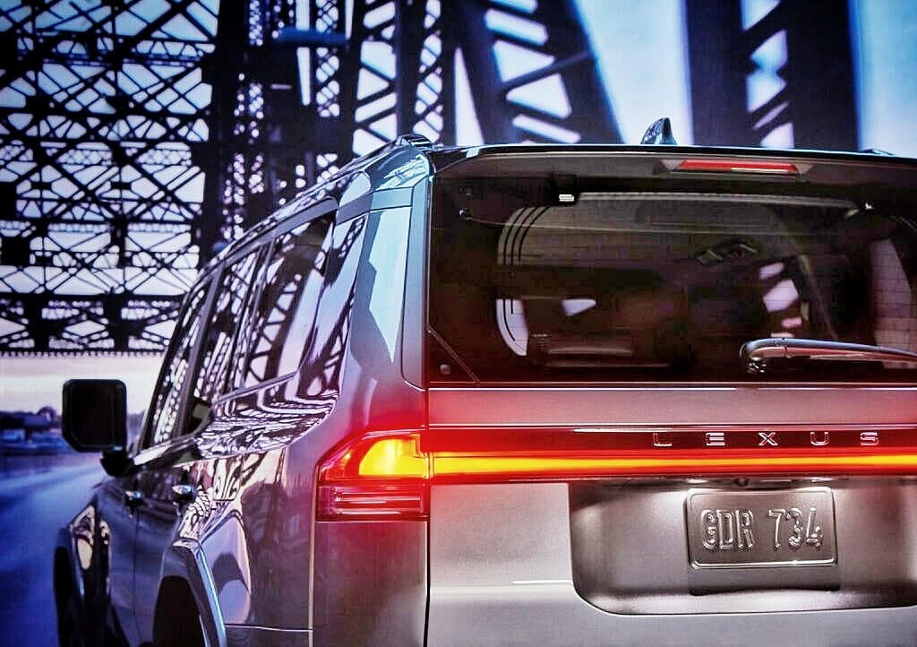 Next-gen Lexus GX taillight 