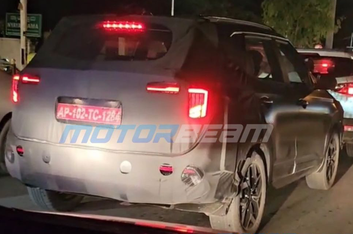Kia Seltos facelift spied rear 