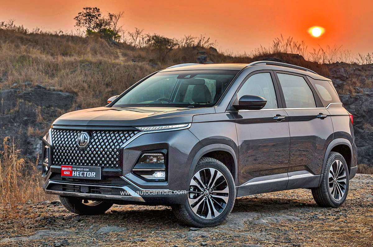 MG Hector Plus front quarter 