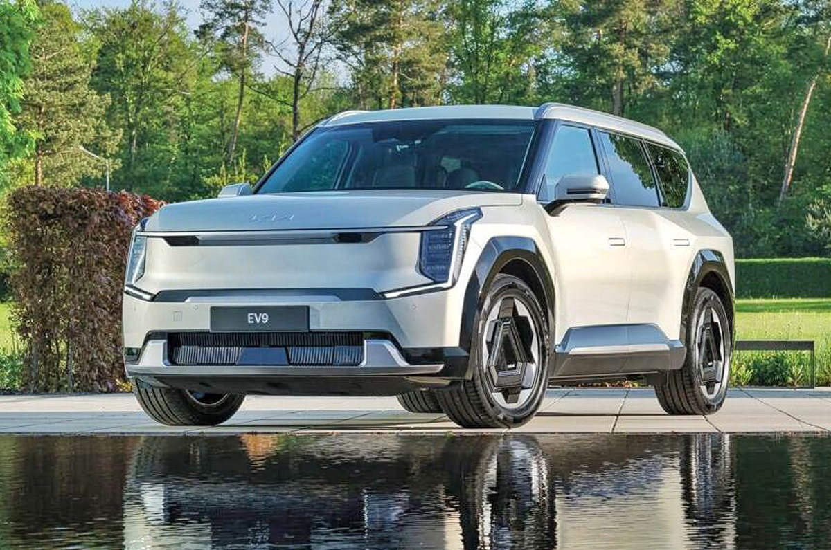 Kia EV9 front quarter Kia EV9 front quarter
