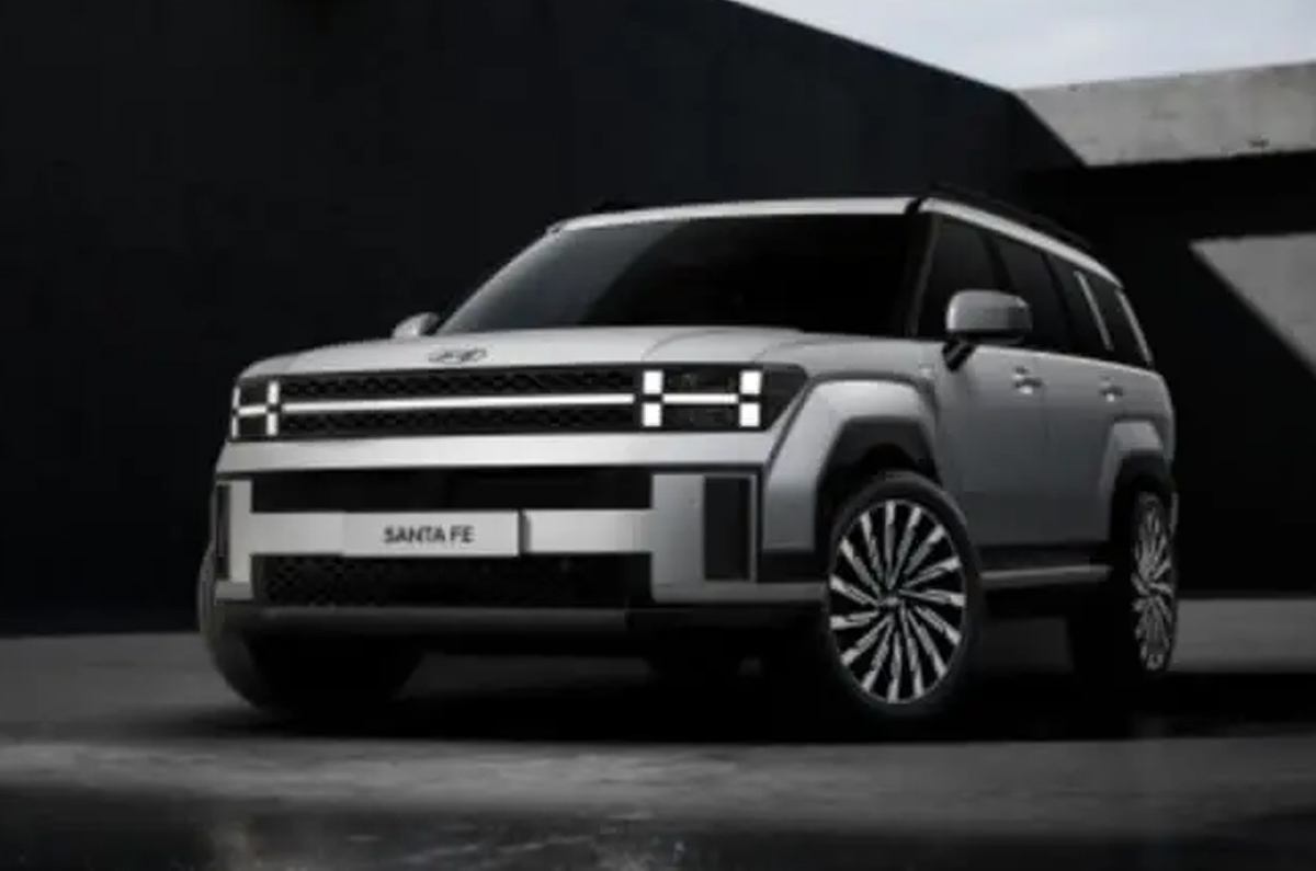 Next-gen Hyundai Sante Fe front quarter 