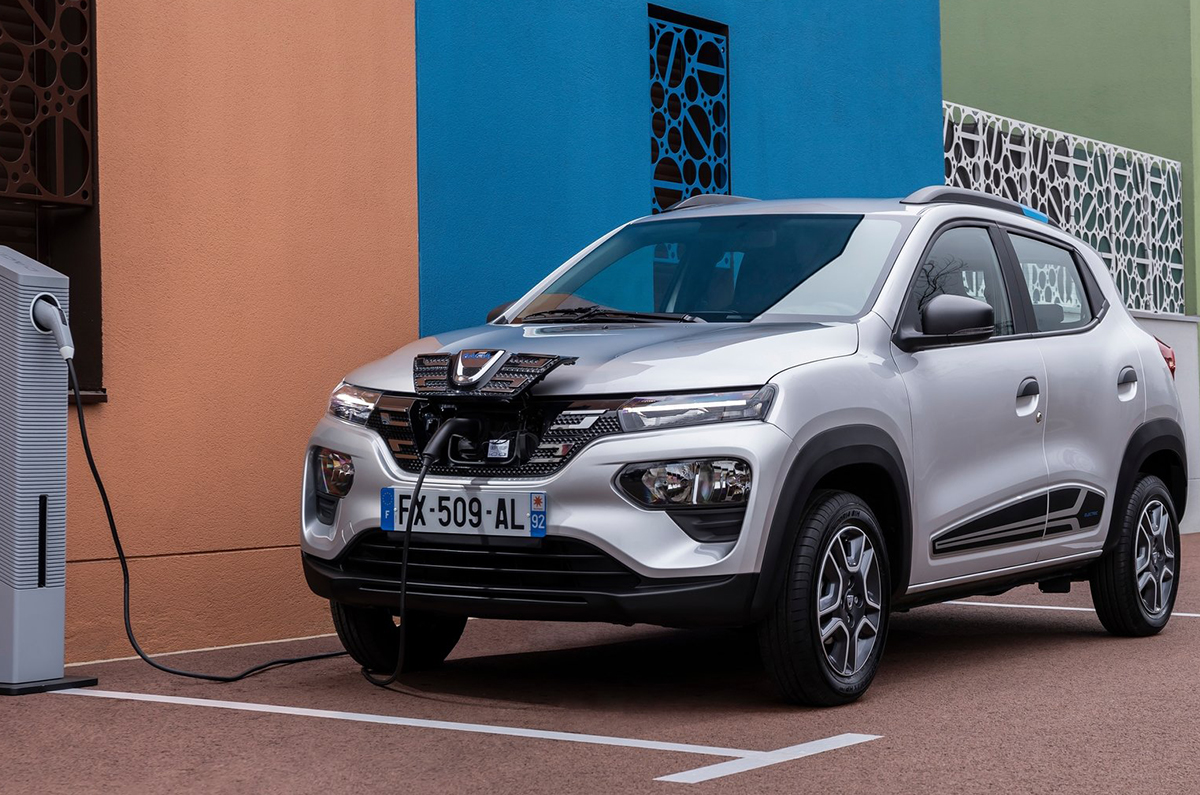 Renault Kwid price, EV launch by 2025, could be cheapest EV in India