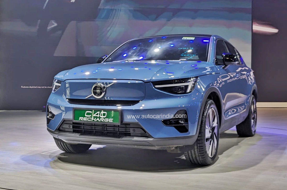 Volvo C40 Recharge front quarter 