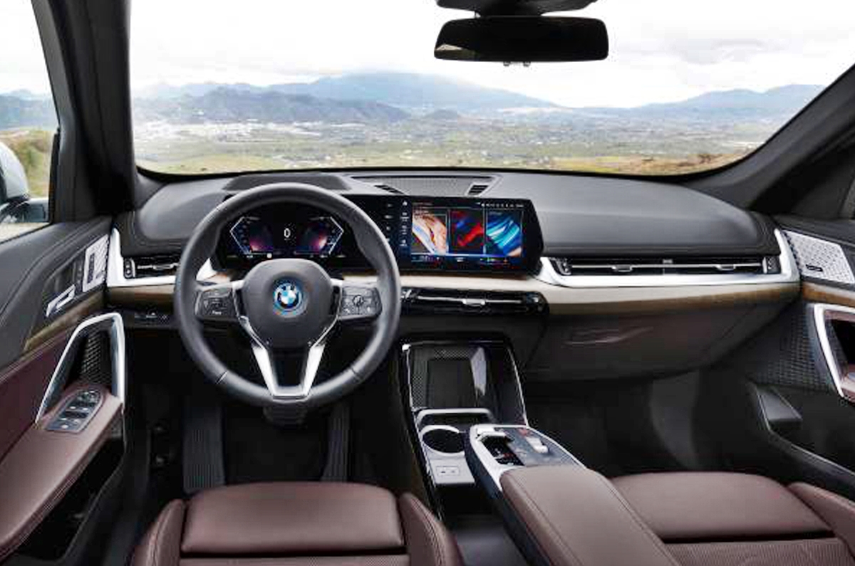 BMW iX1 interior 