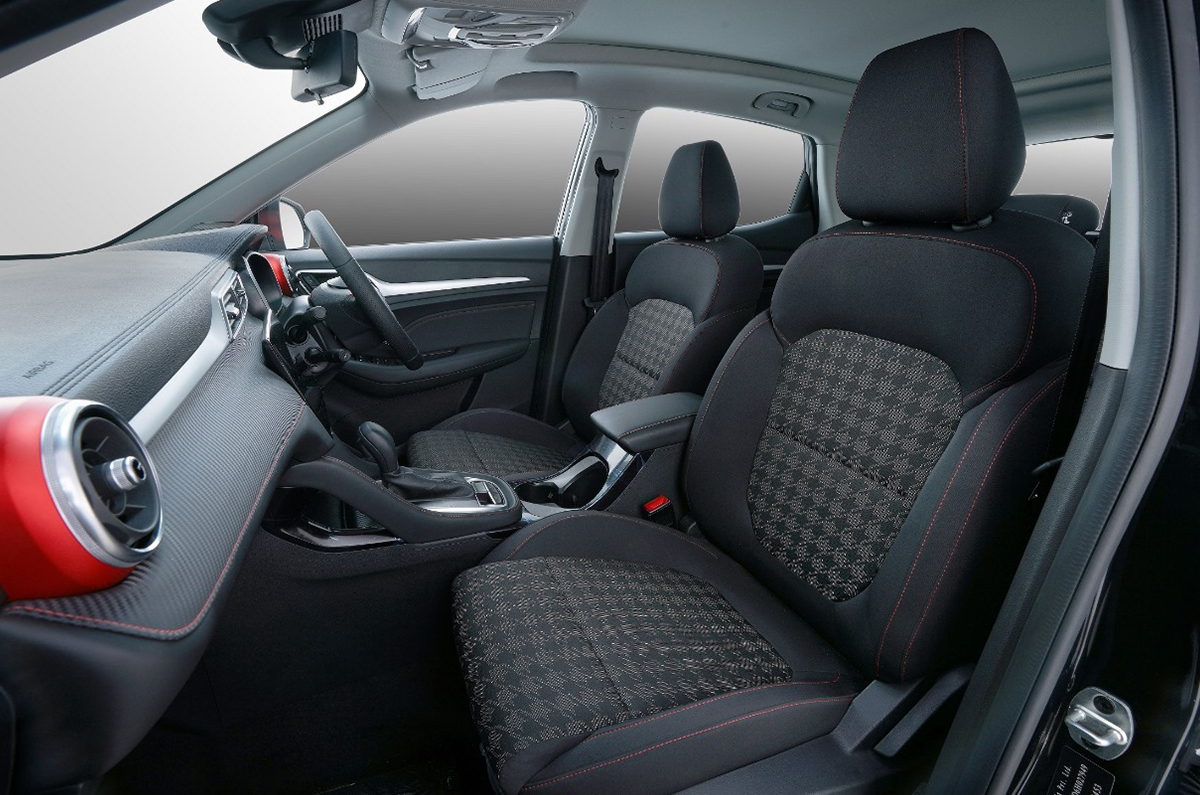 MG Astor Blackstorm interior