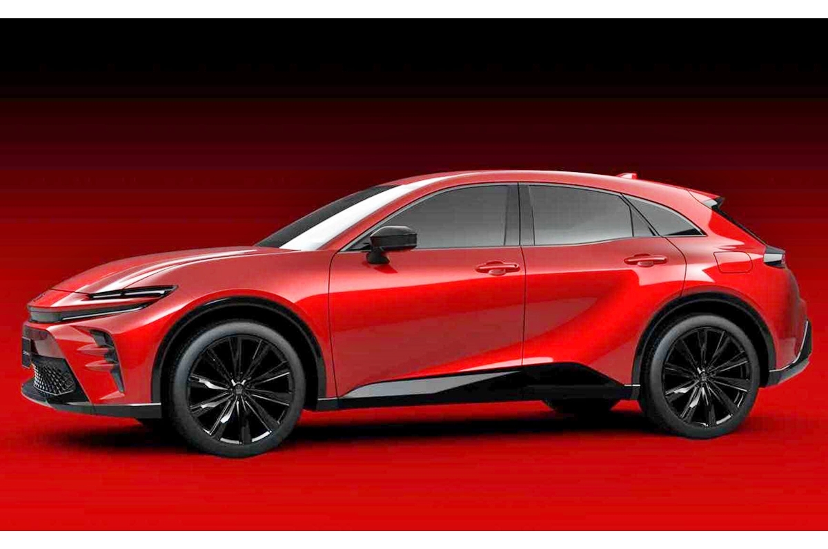 Toyota Crown Sport side profile