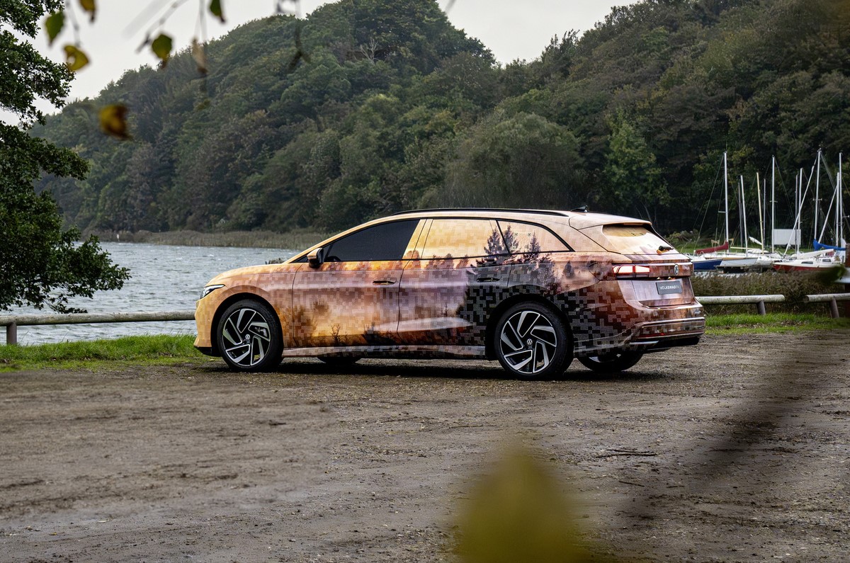 Volkswagen ID 7 Tourer rear