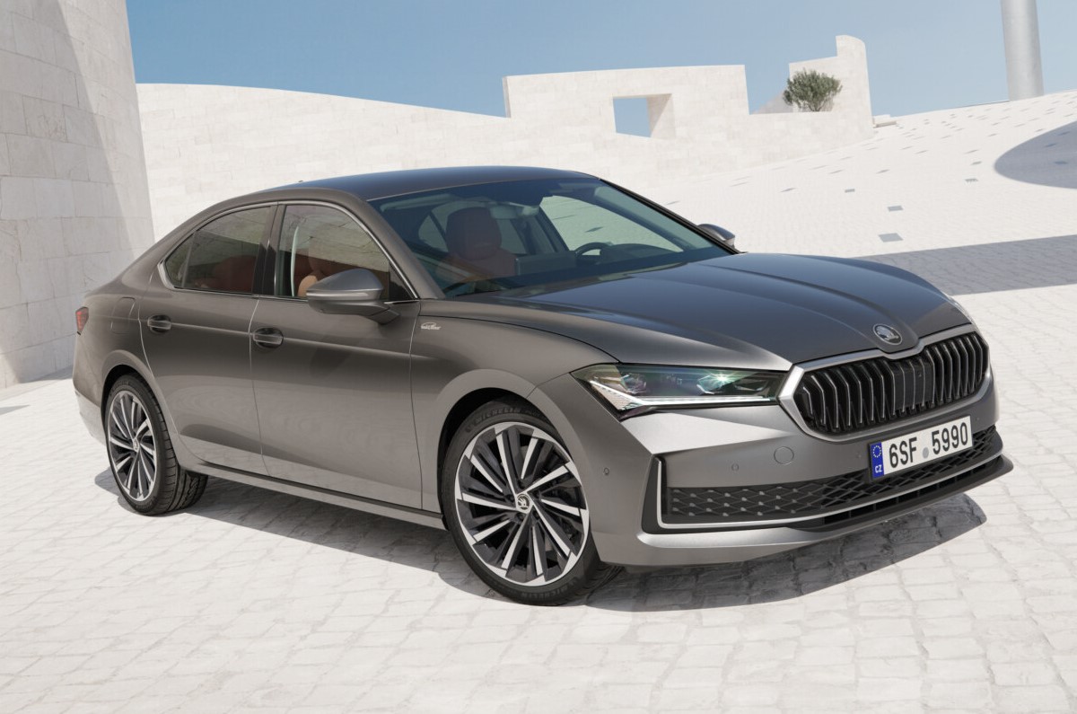 2024 Skoda Superb front