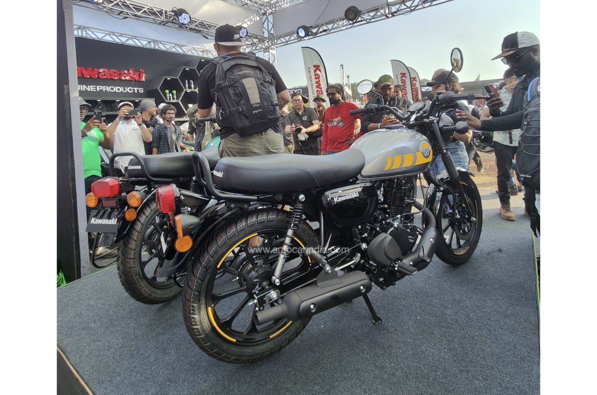 2024 Kawasaki X175 Street rear