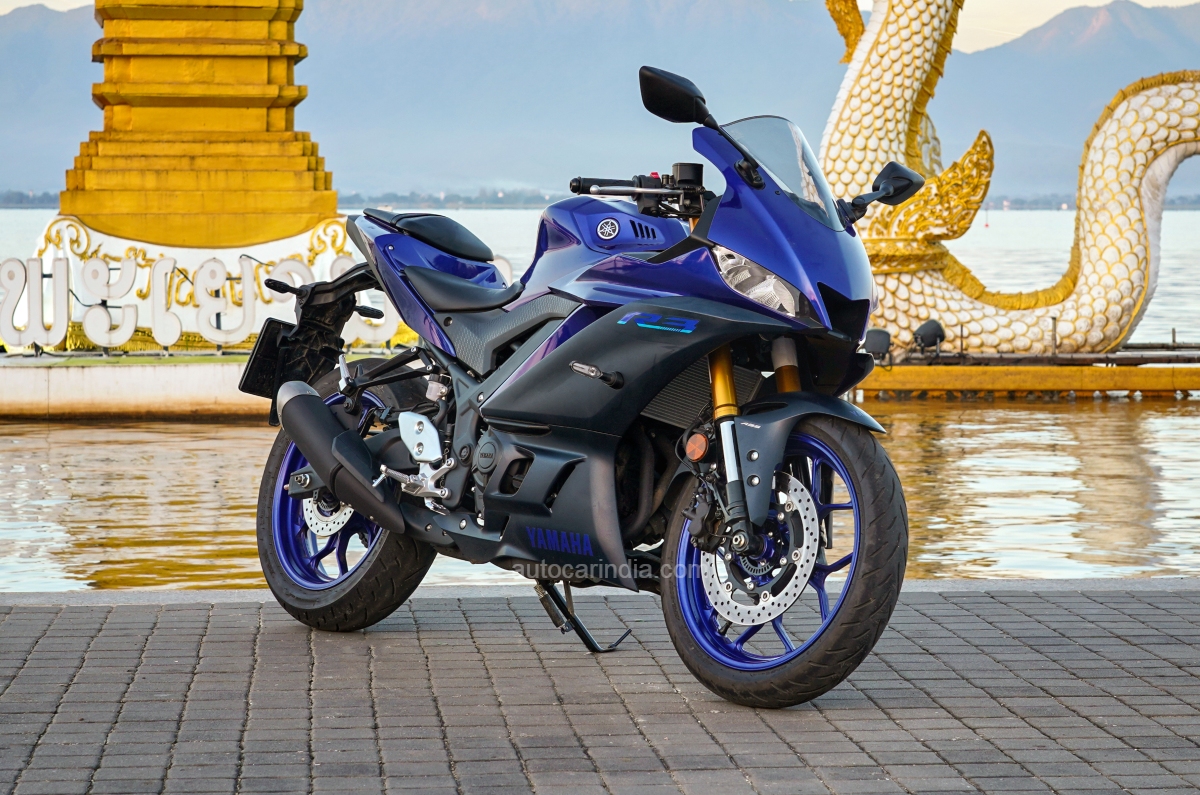Yamaha R3 static image