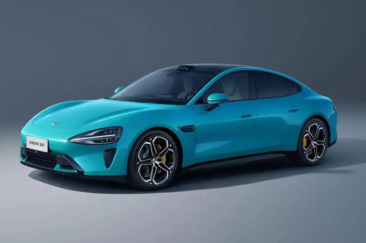 Xiaomi SU7 electric sedan front quarter 