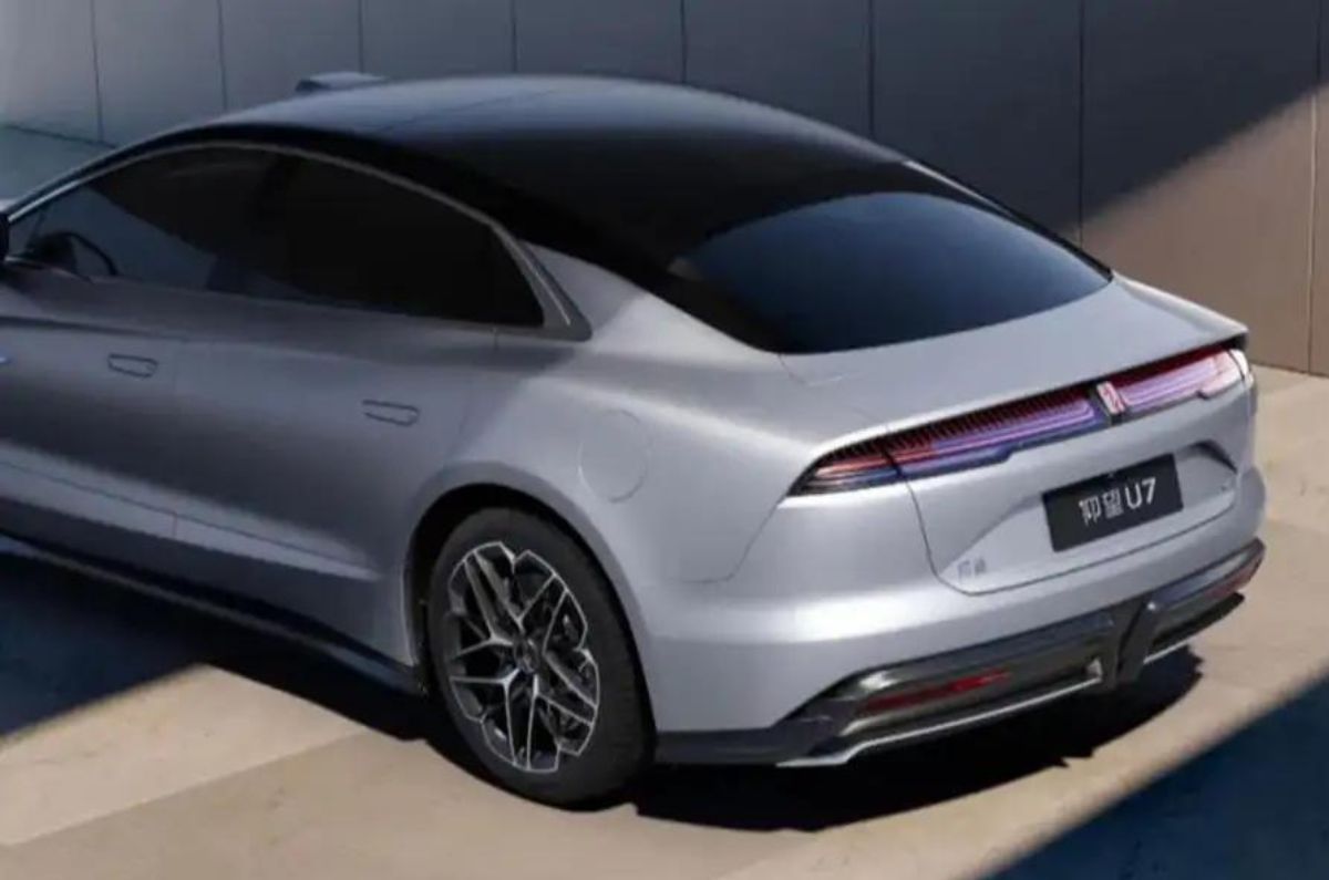 BYD U7 flagship sedan