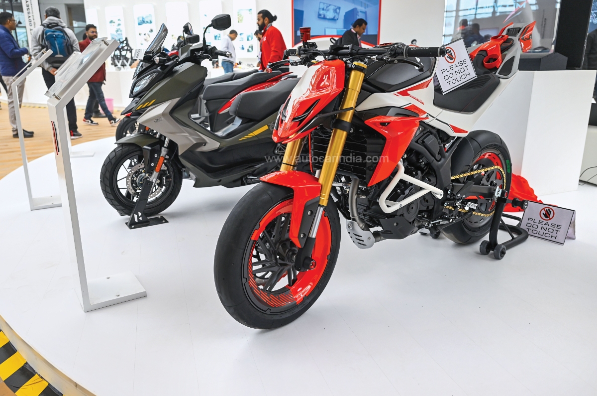 The Xoom 125R and 160, and the Xtunt 2.5R concept shown at EICMA were on display here too.
