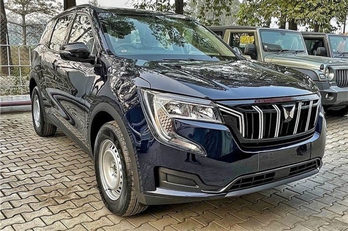 Mahindra XUV700 MX