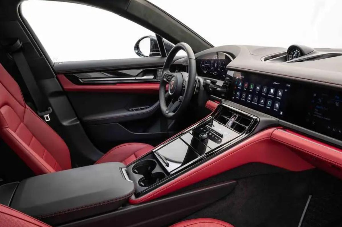 Porsche Panamera e-hybrid interior