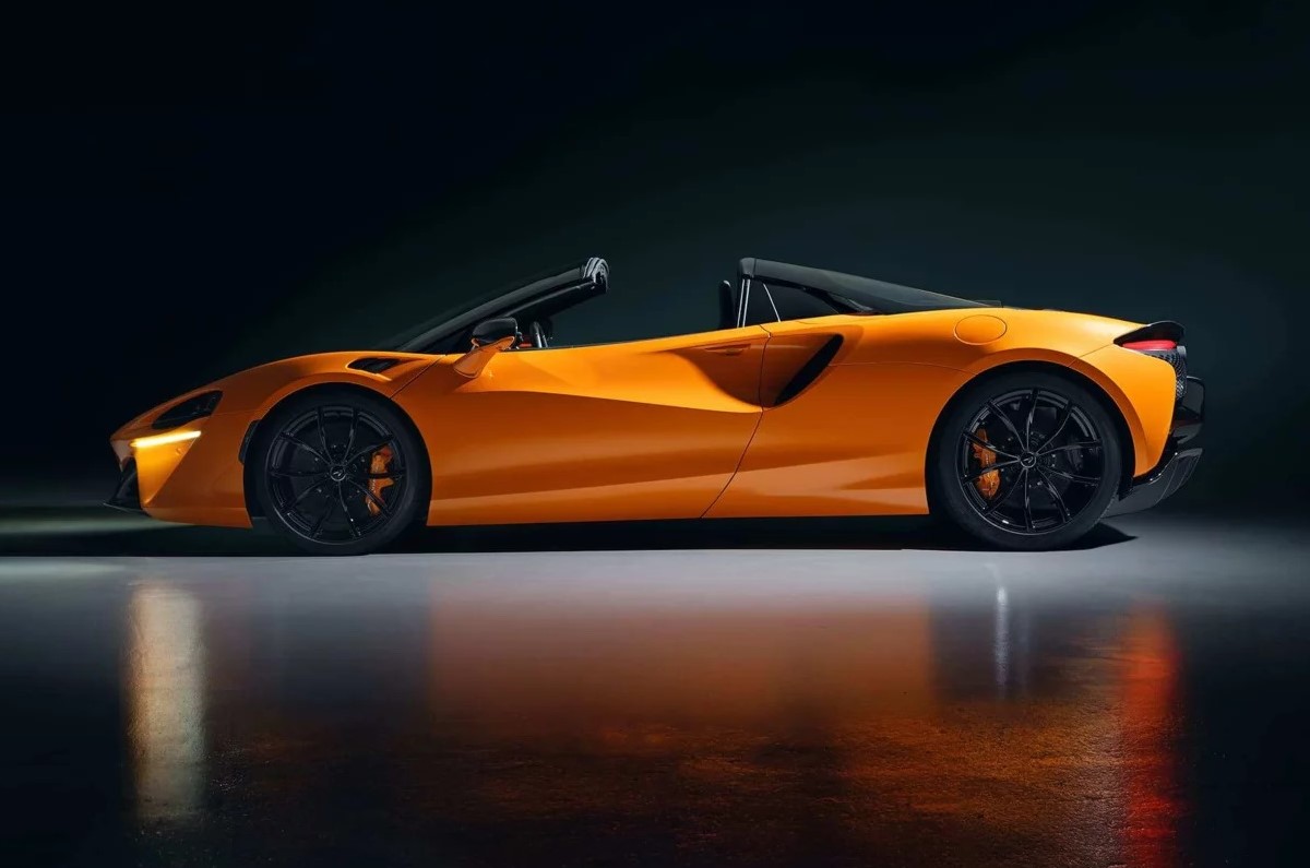 McLaren Artura Spider