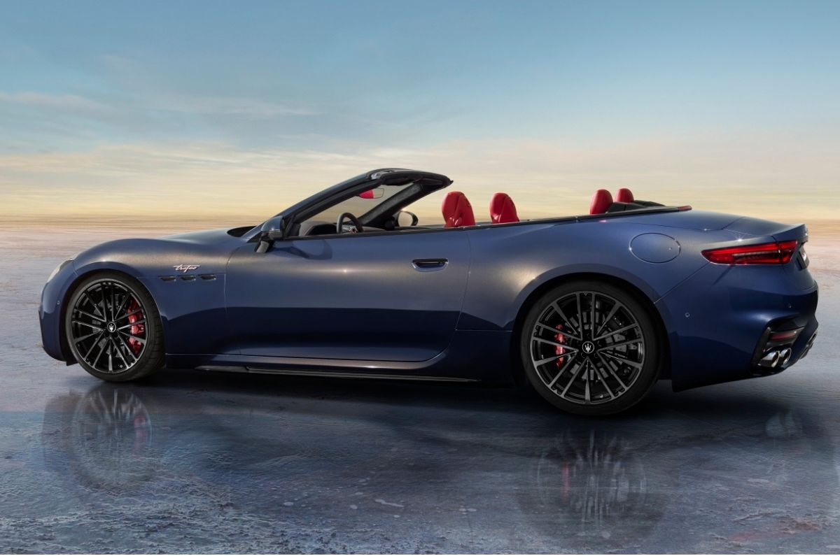 Maserati GranCabrio side profile