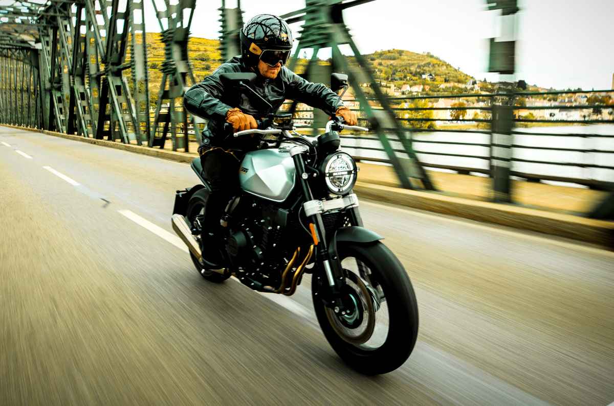 Triumph Bonneville, Brixtom Cromwell, India launch details.
