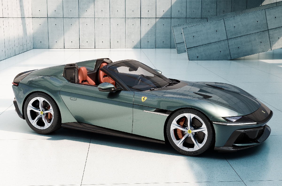 Ferrari 12Cilindri revealed with 830hp V12 - Image 2