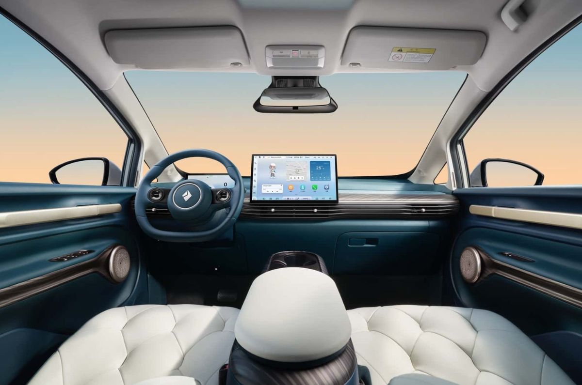 MG Cloud EV front quarter 