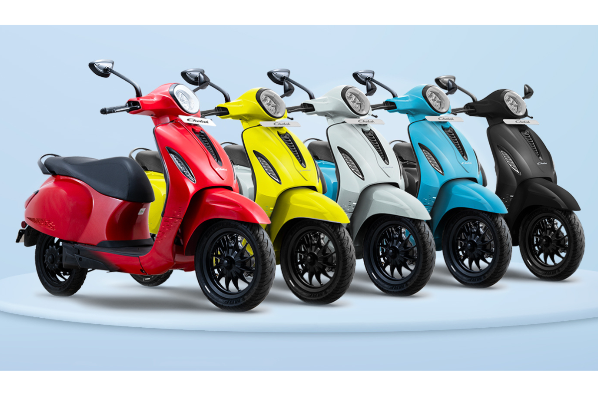 bajaj chetak, bajaj introduces new chetak variant, bajaj chetak price