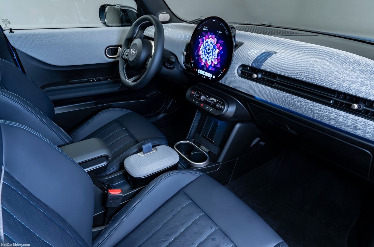 New Mini Cooper 5-door hatchback unveiled - Image 3