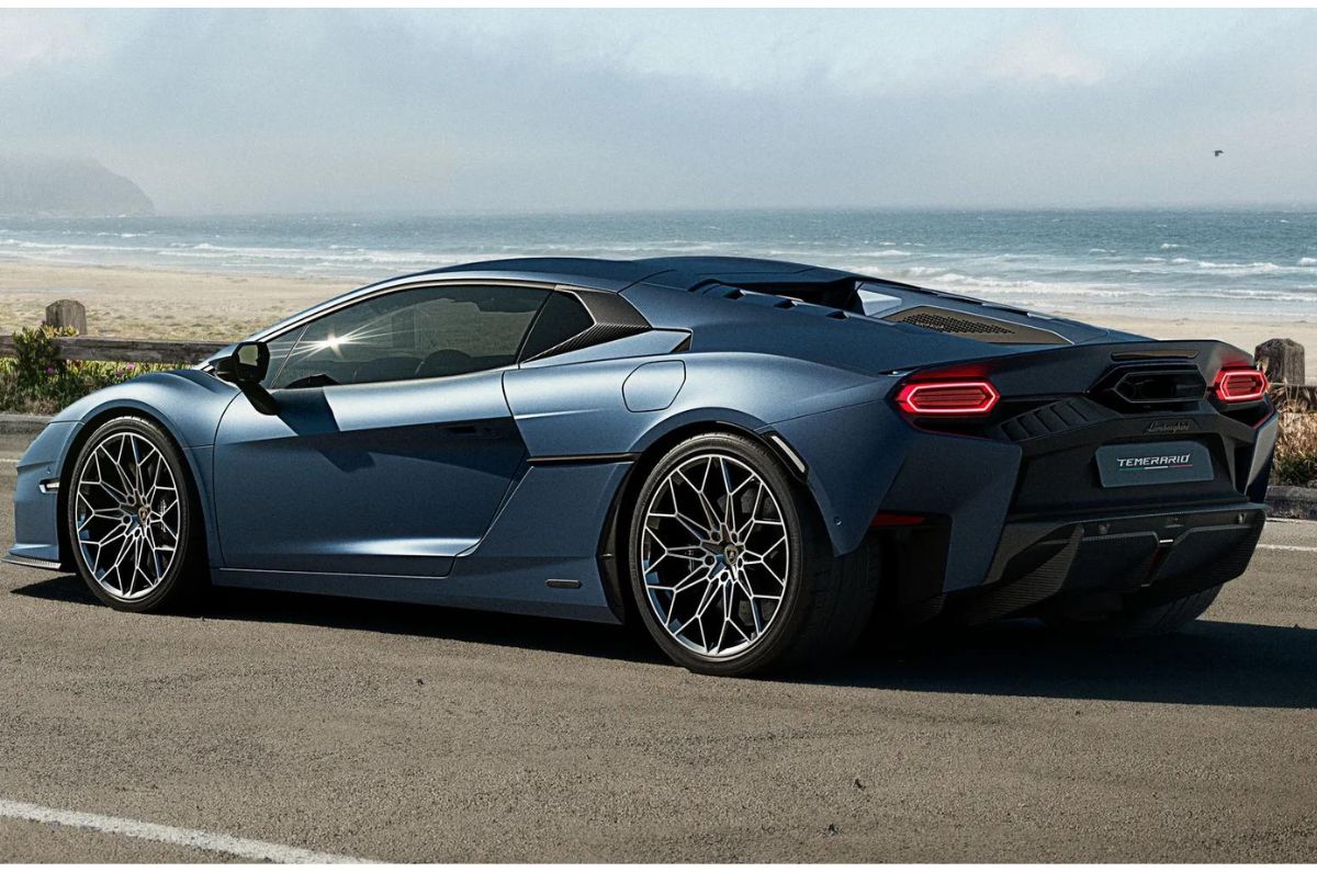 Lamborghini Temerario rear quarter 