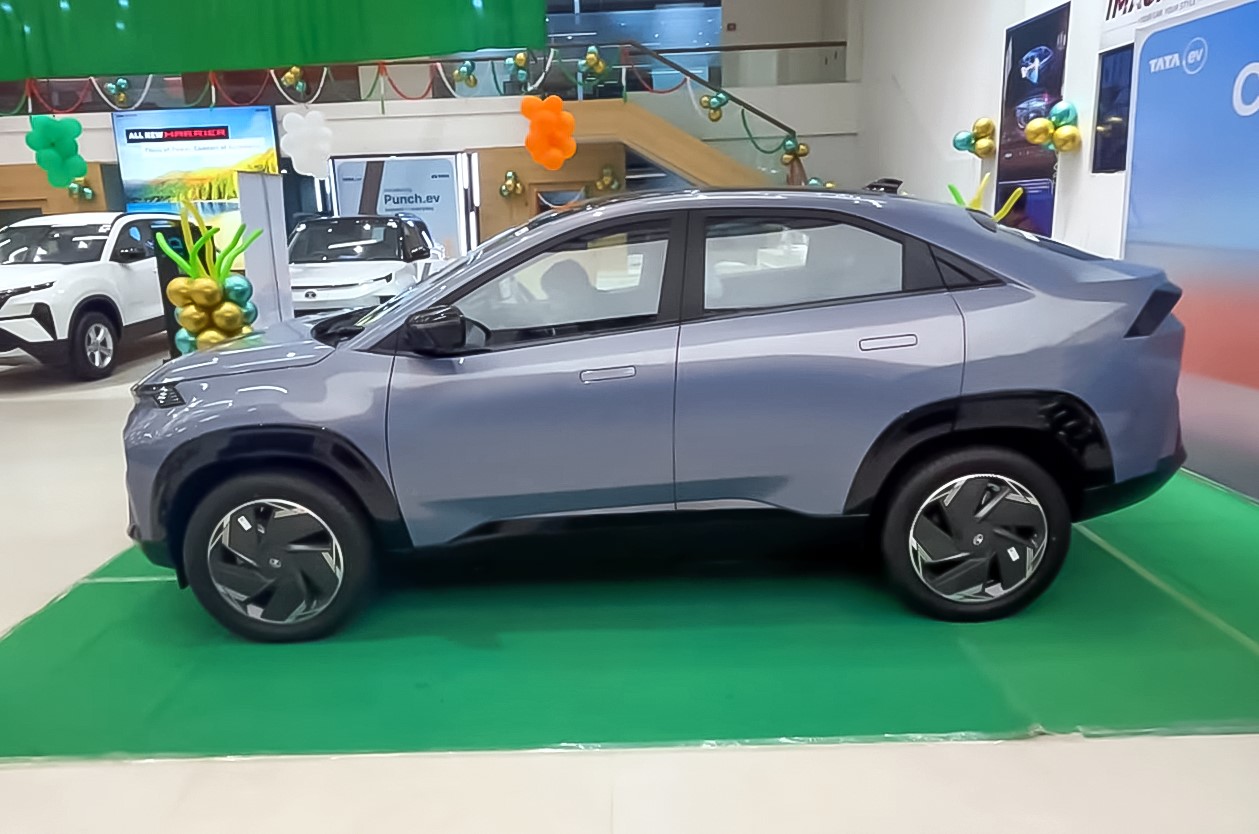 Tata Curvv EV showroom