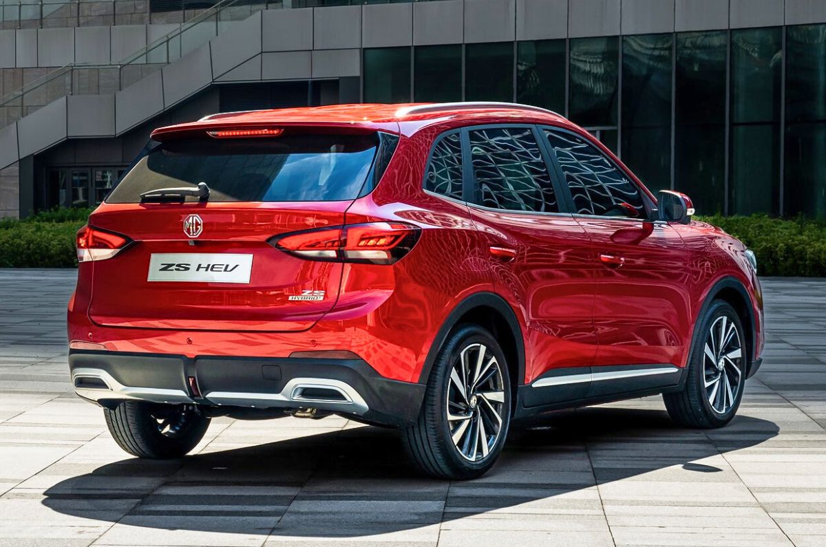 Next-gen MG ZS revealed with a hybrid powertrain