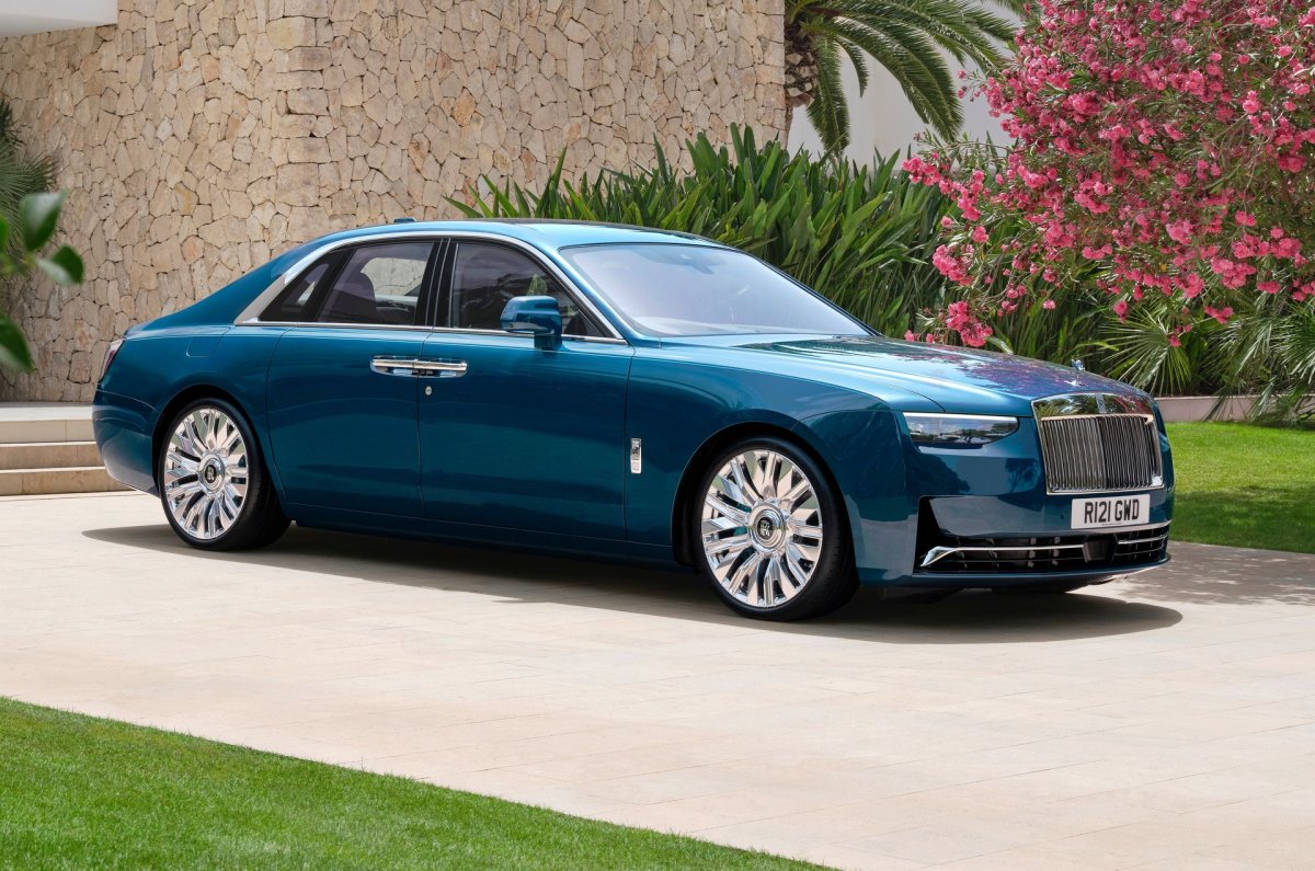 Rolls-Royce Ghost facelift revealed