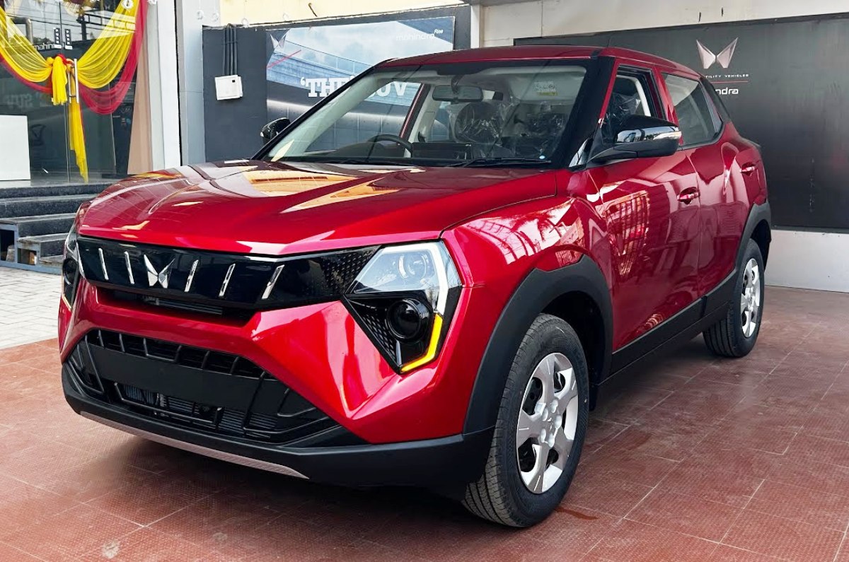 Mahindra XUV 3XO waiting period increases to over a year