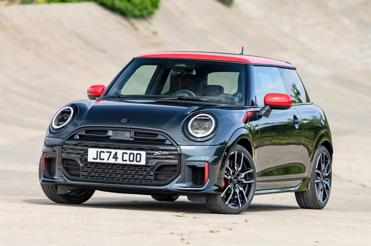 New petrol Mini Cooper JCW revealed