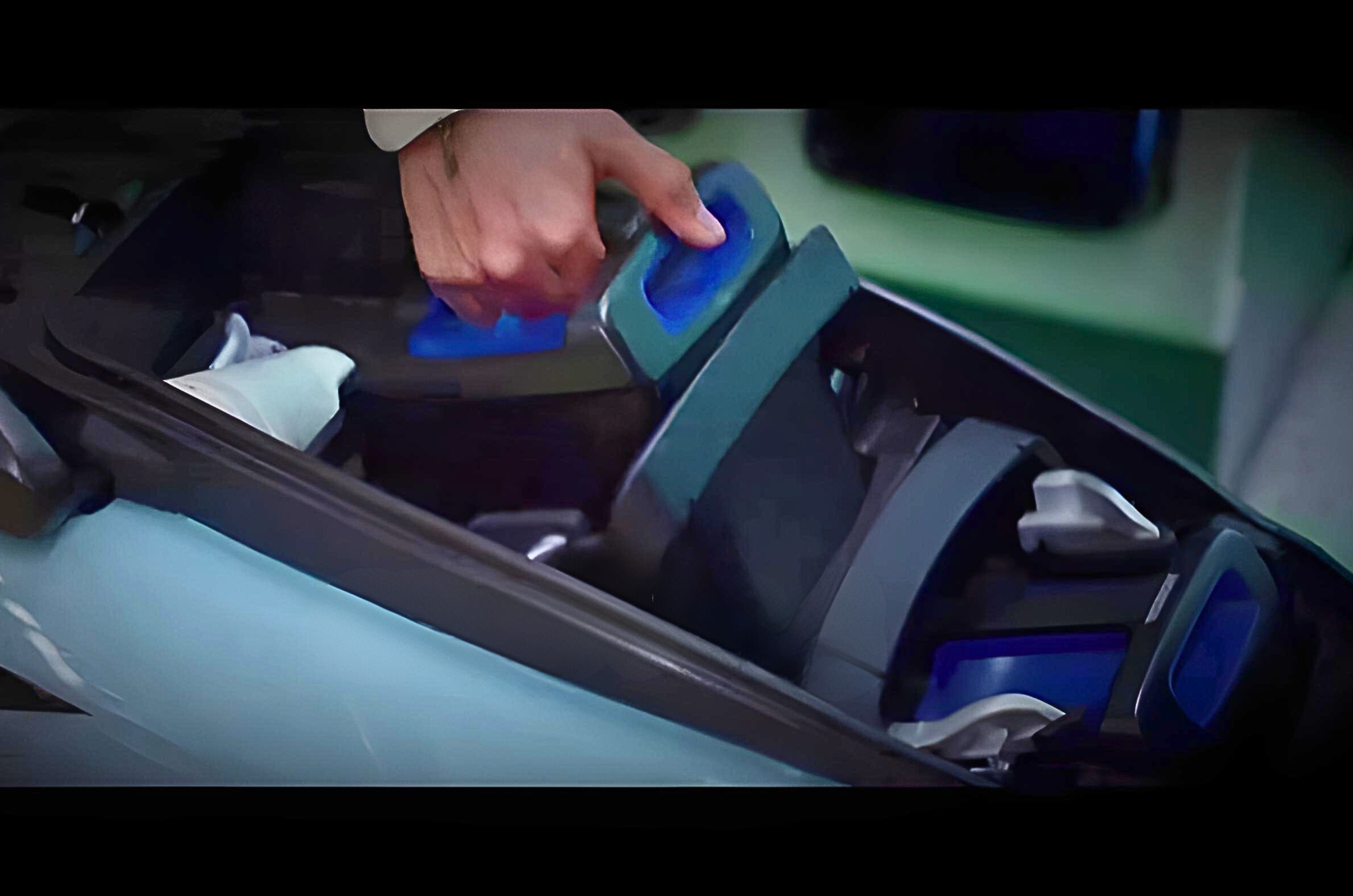 Honda electric scooter gets two removable batteries