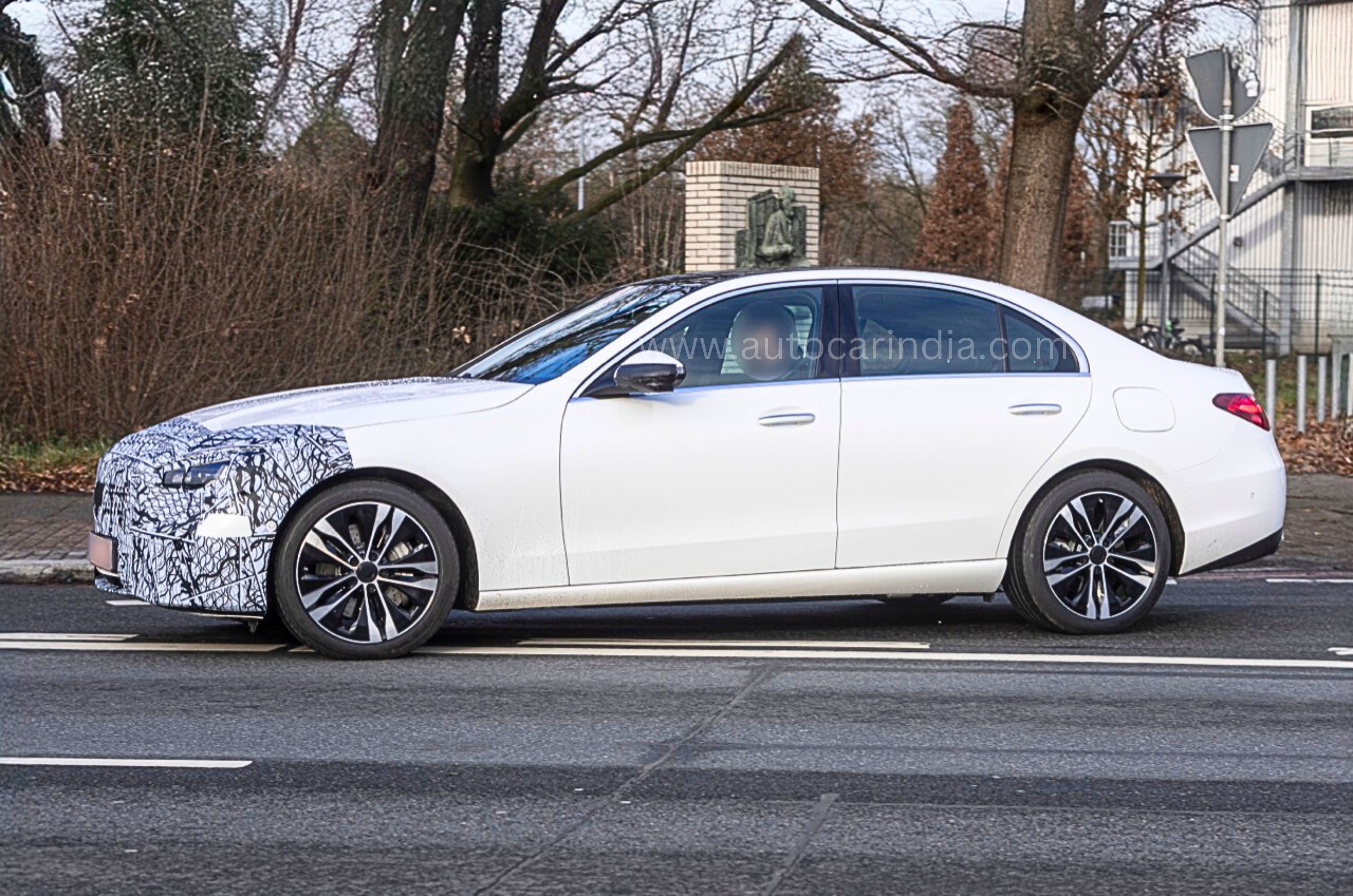 2025 Mercedes C-Class facelift spied side