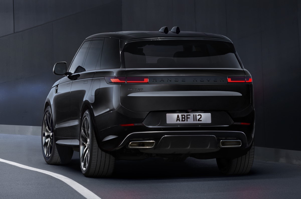 2025 Range Rover Sport Dynamic HSE rear