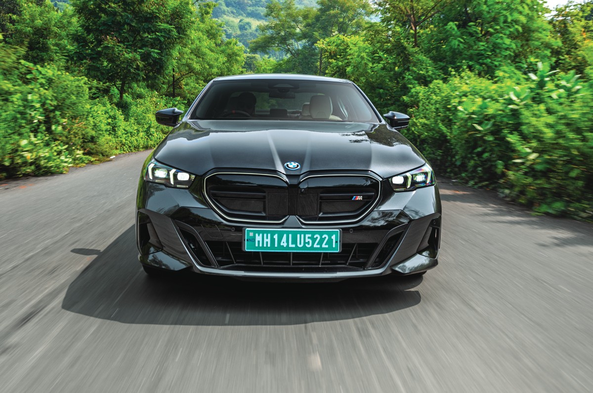 BMW i5 front tracking