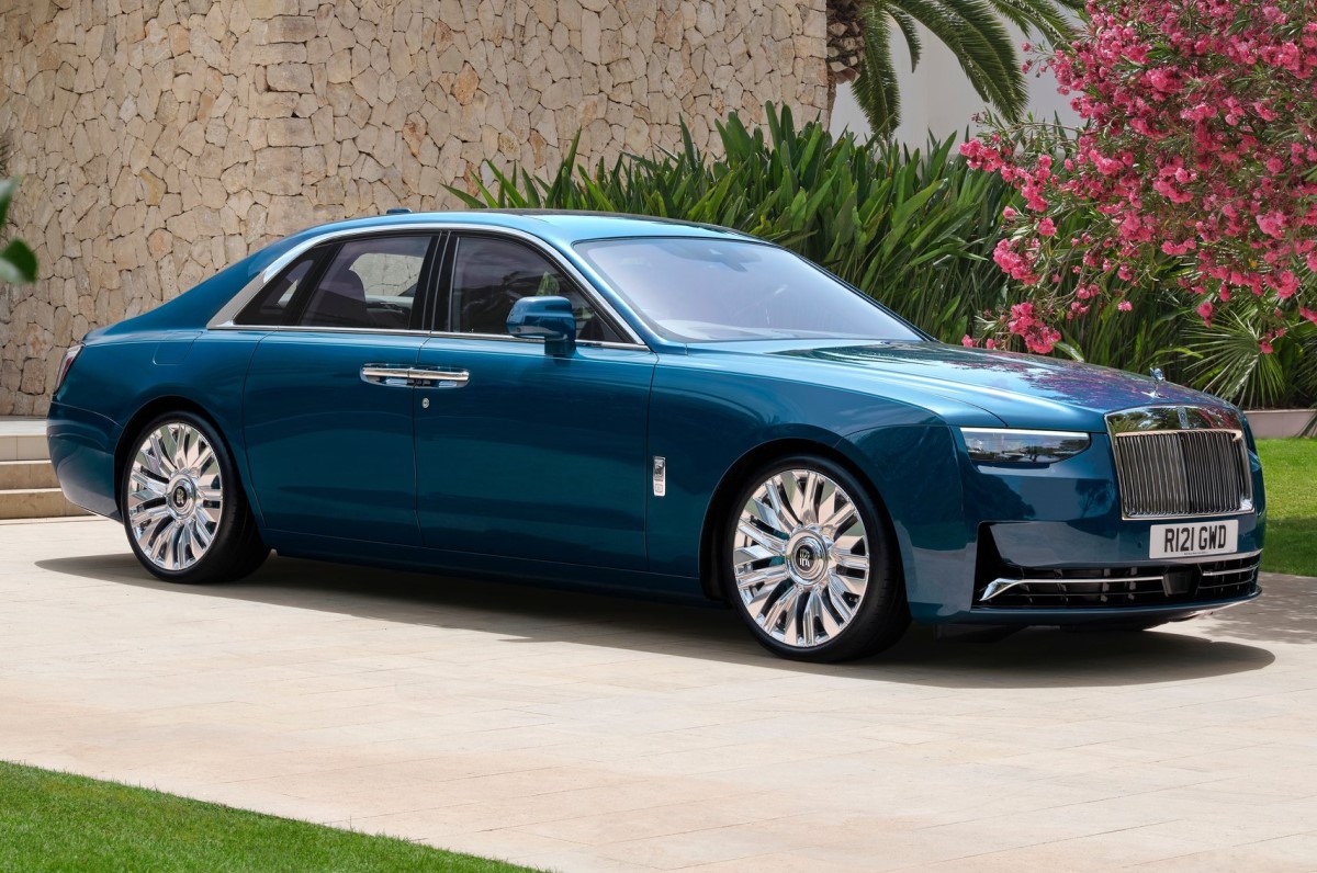 Rolls-Royce Ghost facelift price starts at Rs 8.95 crore