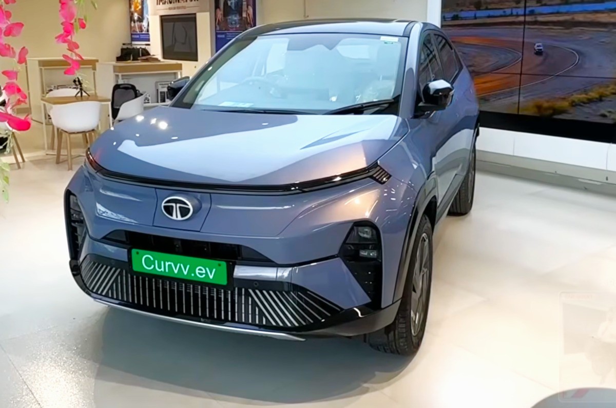 tata curvv ev showroom