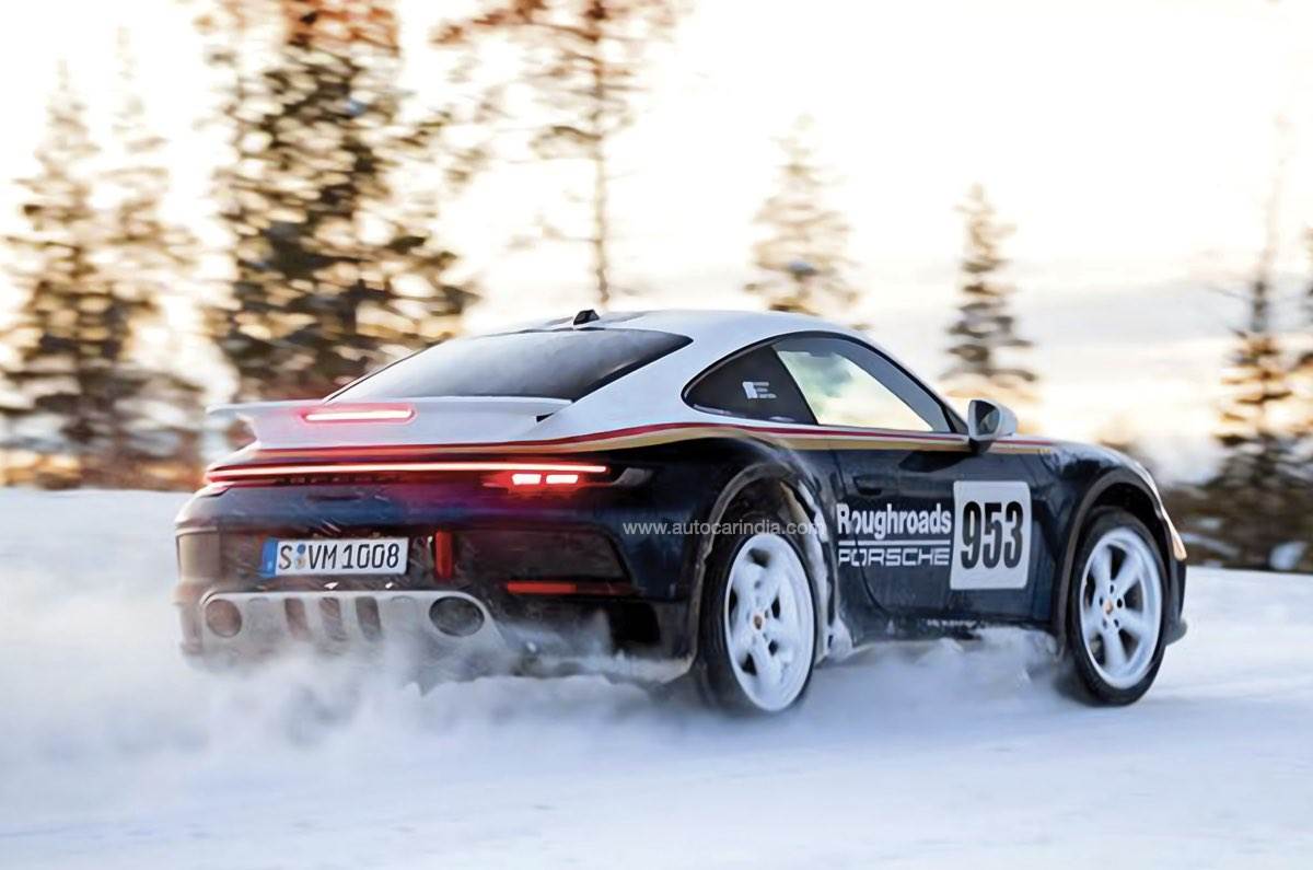 Porsche 911 Dakar rear drift snow