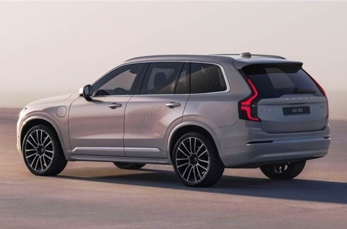 Volvo XC90 facelift rear profile