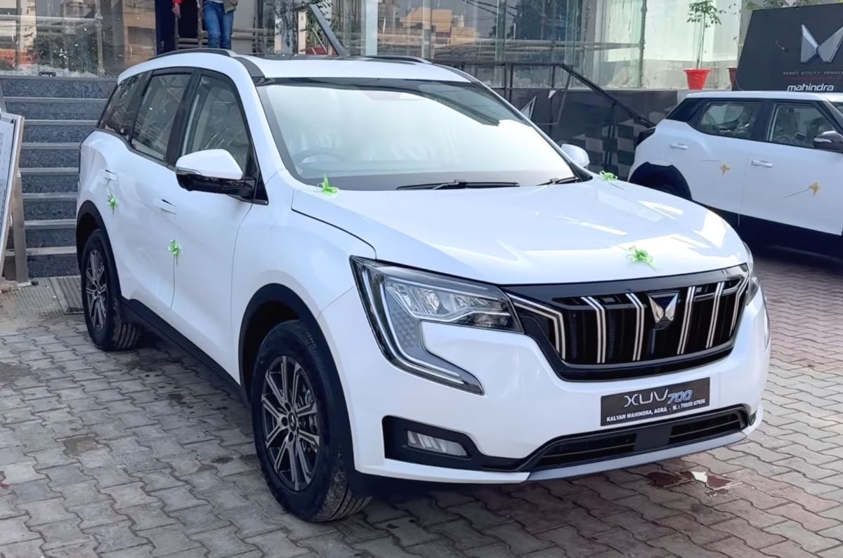 Mahindra XUV700 AX7 L top model Mahindra XUV700 diesel sales
