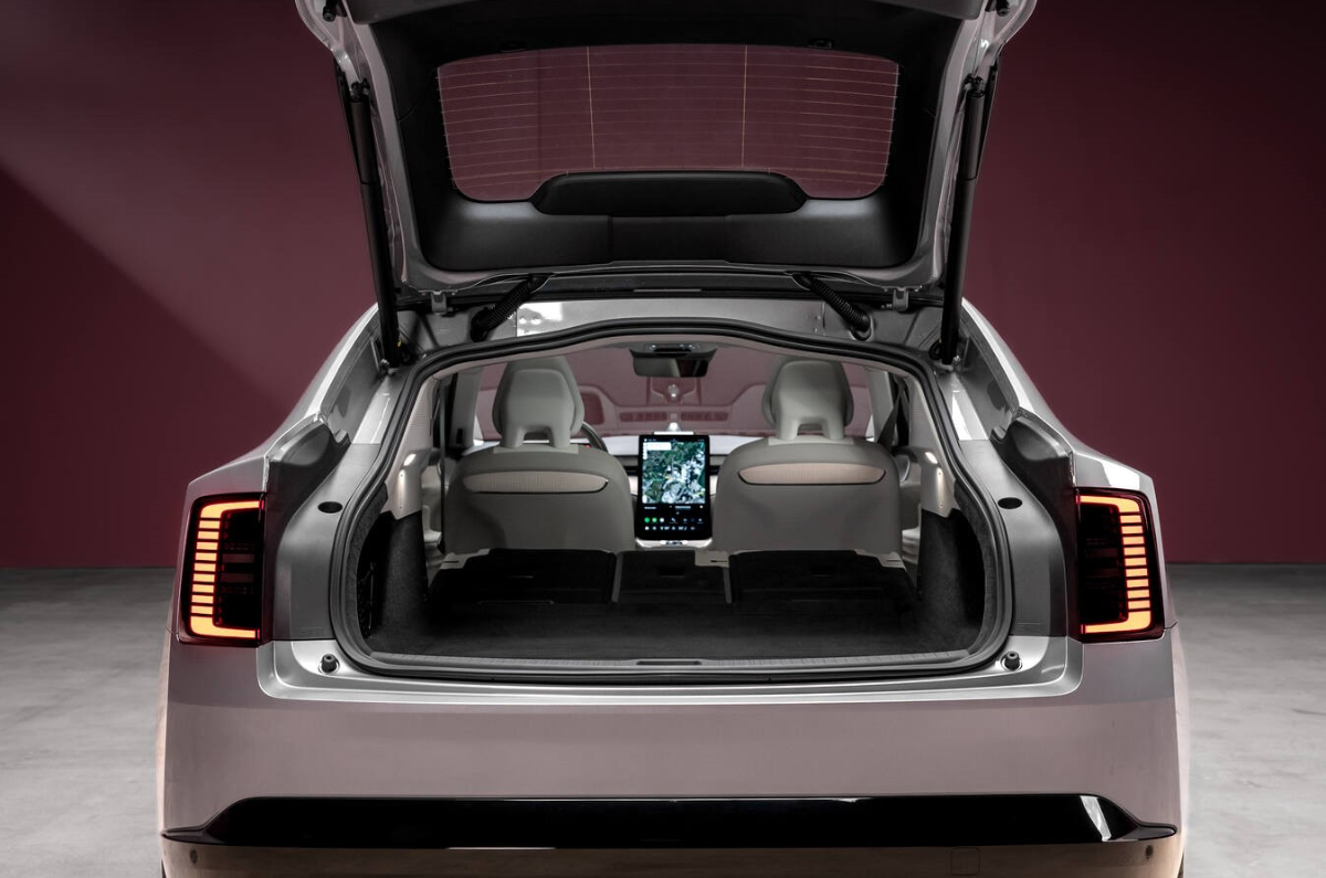 Boot space extends from 424 litre to 733 litre with rear seats folded down in Volvo ES90 Boot space extends from 424 litre to 733 litre with rear seats folded down in Volvo ES90